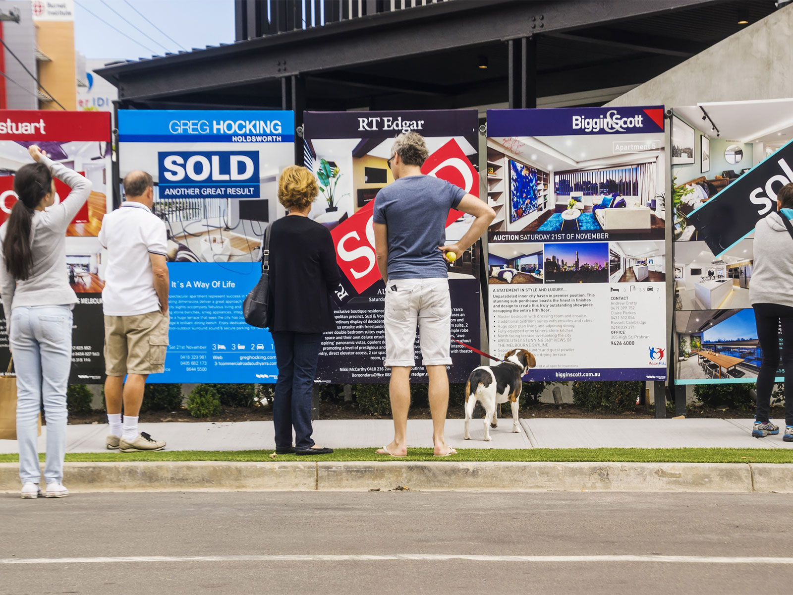 Housing profits are falling. So why aren’t homeowners rushing to sell?